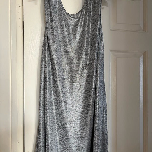 Silver backless shimmery dress - Picture 4 of 6